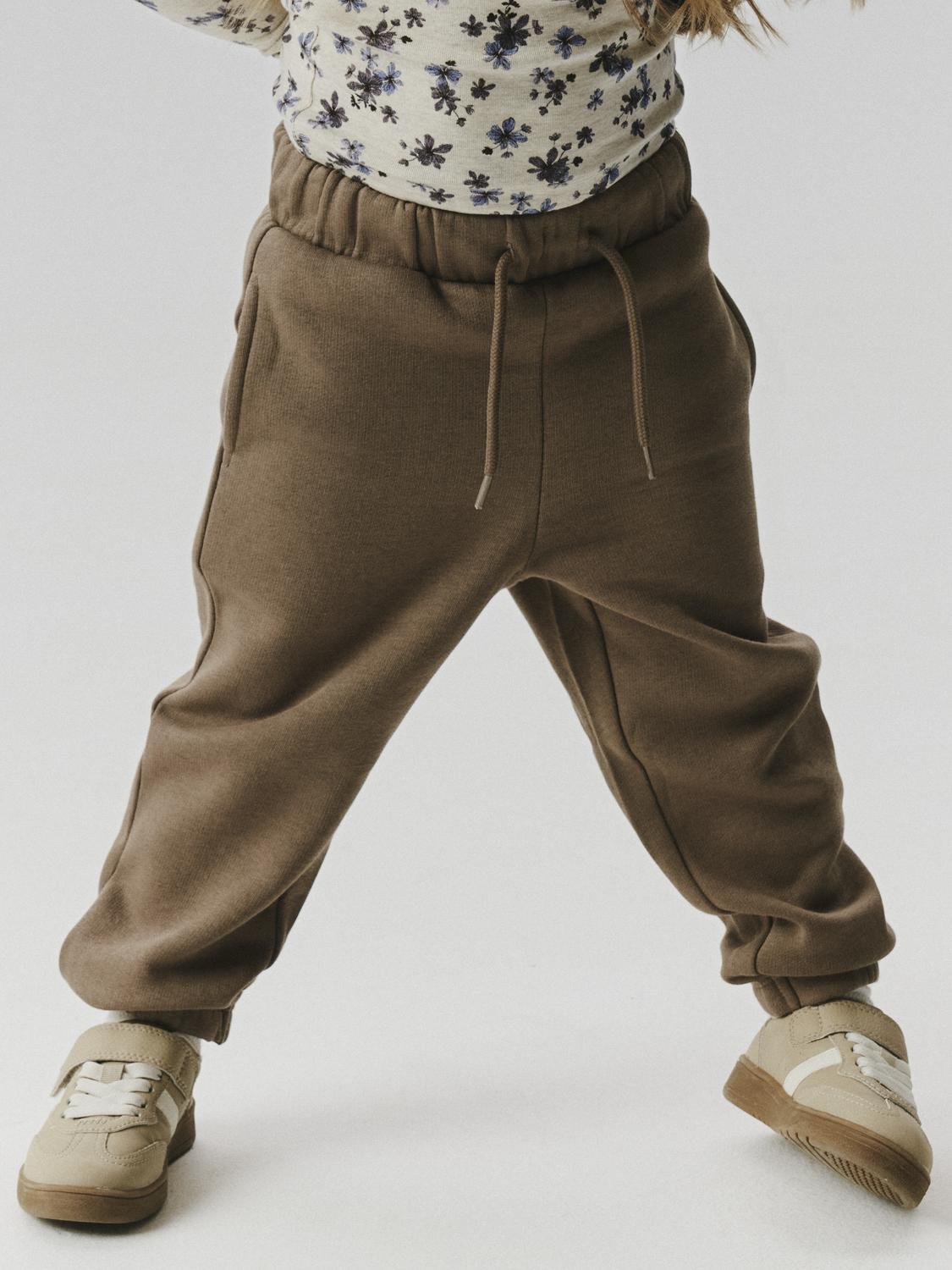 model_shot-creative